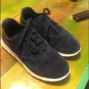 Navy suede Vionic sneakers